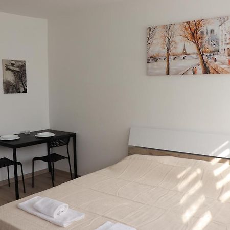 Apartman Lena Banovo Brdo Belgrado Exterior foto