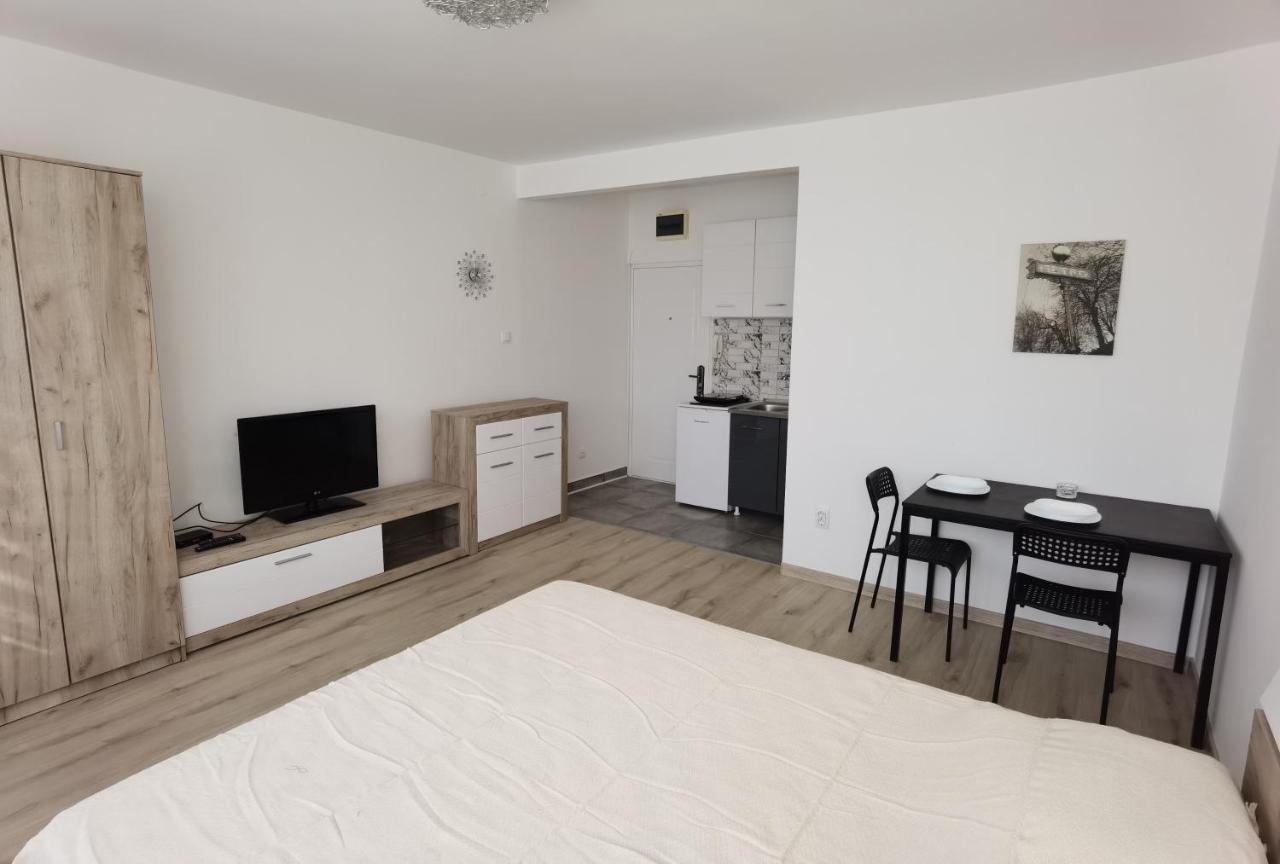 Apartman Lena Banovo Brdo Belgrado Exterior foto