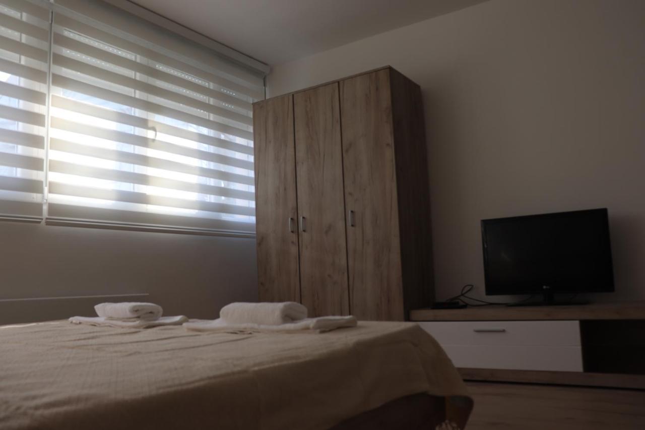 Apartman Lena Banovo Brdo Belgrado Exterior foto